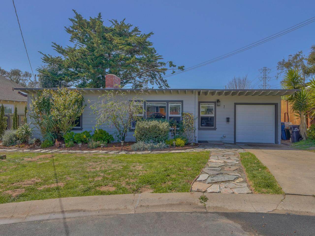 7 Malcolm Pl - Photo 1