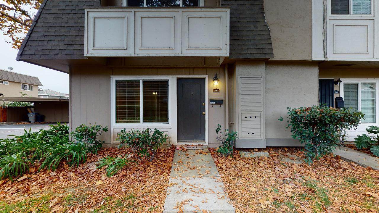 201 Pecan Grove Ct - Photo 1