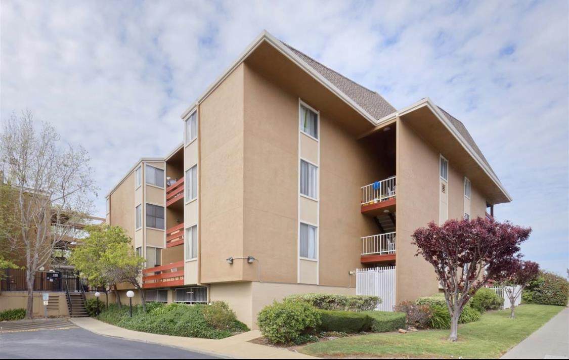 2121 Vale Rd 121 - Photo 1