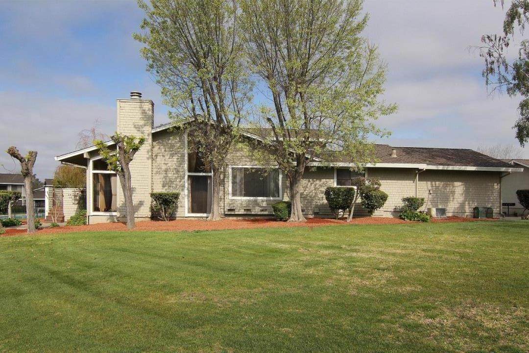 345 Donnas Ln - Photo 1