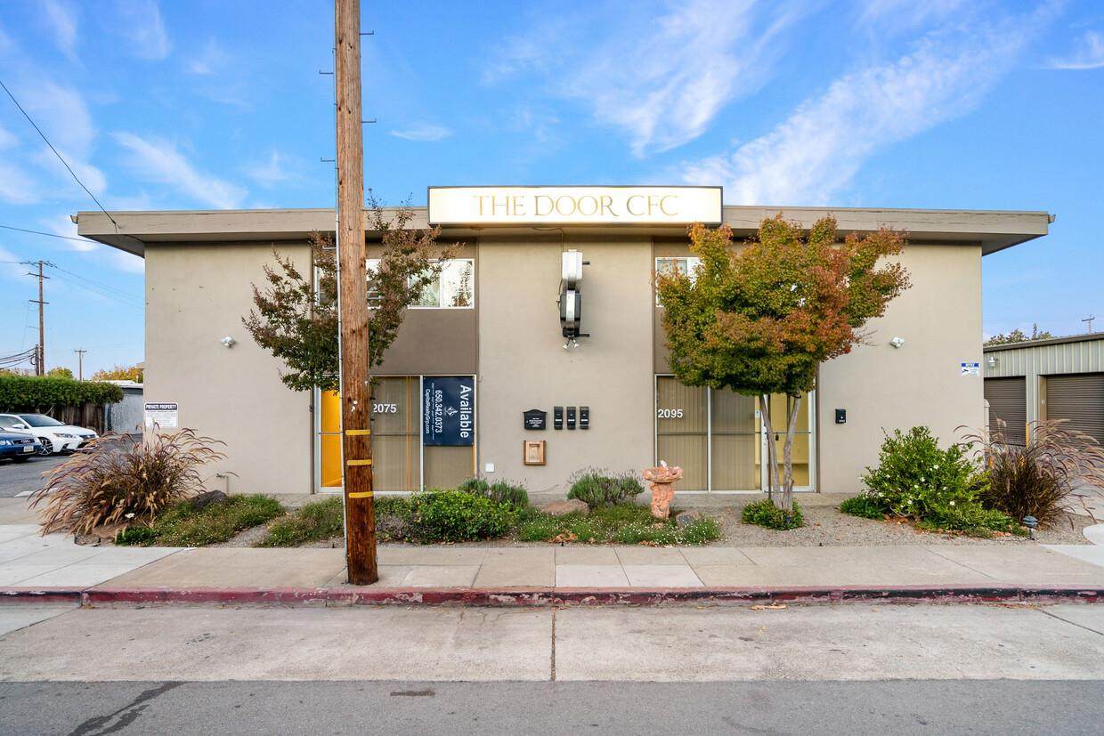 2075 Palm Ave - Photo 1