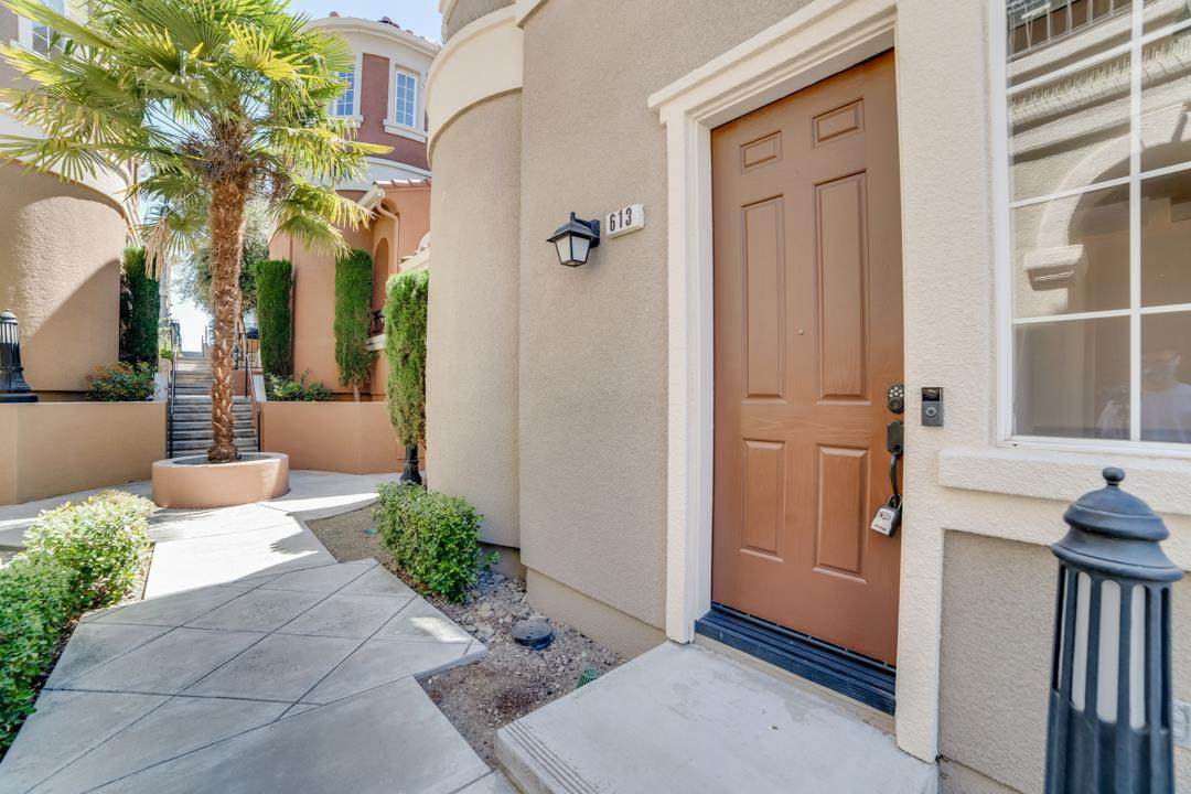 613 Adeline Ave - Photo 1