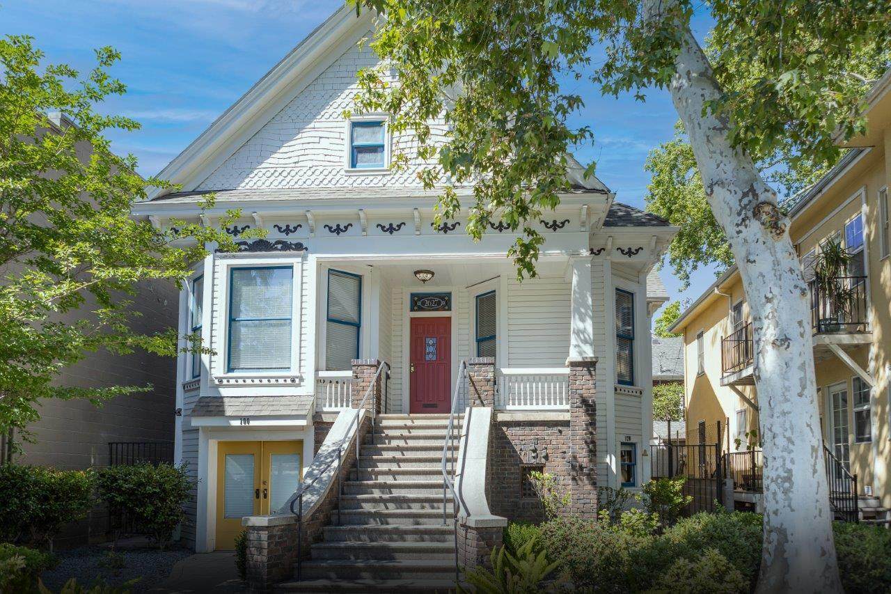 2627 J St - Photo 1