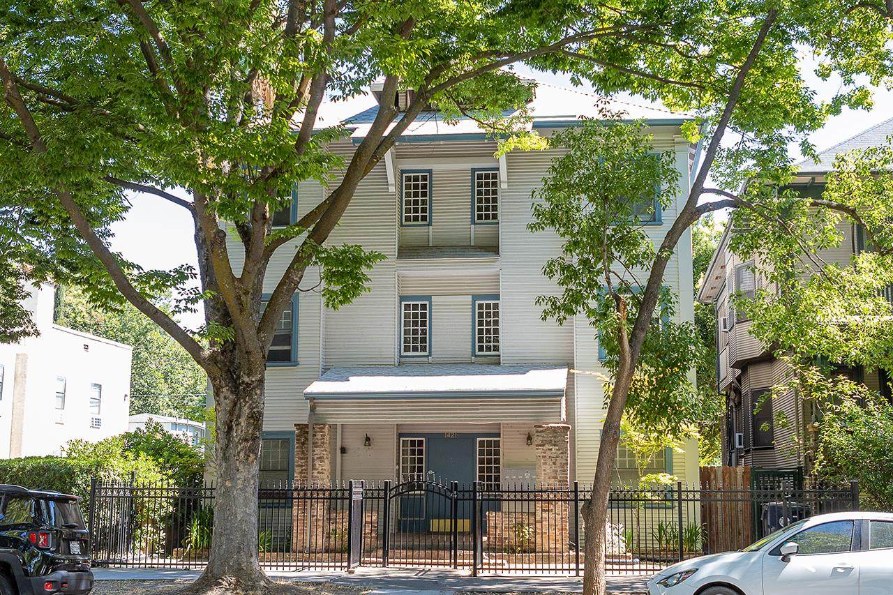 1421 G St - Photo 1