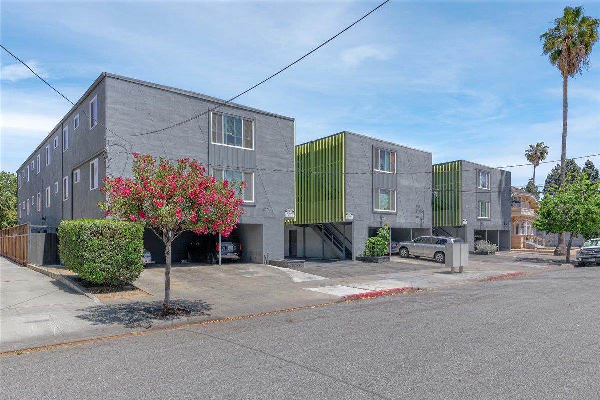 680 8th St - Photo 1