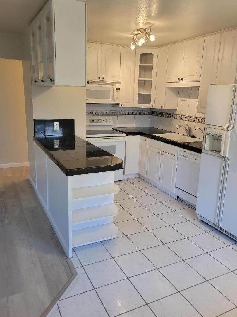 185 Union Ave 30 - Photo 1