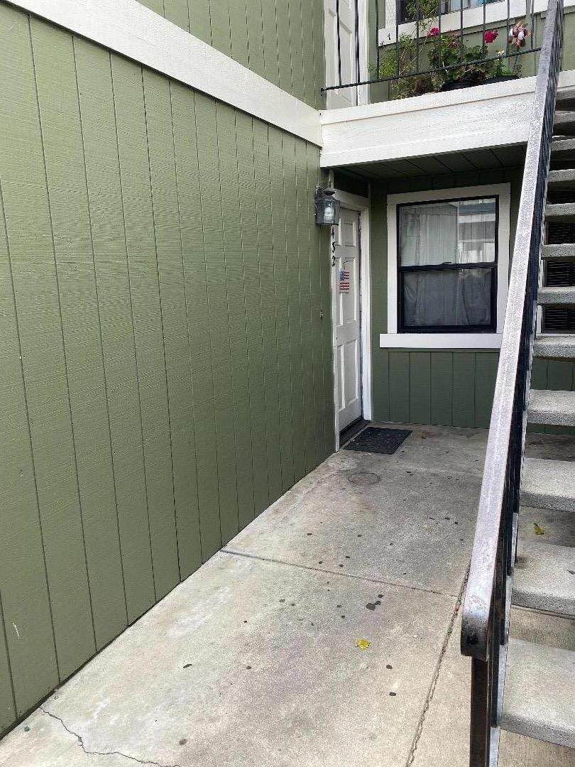 432 Winchester Dr - Photo 1