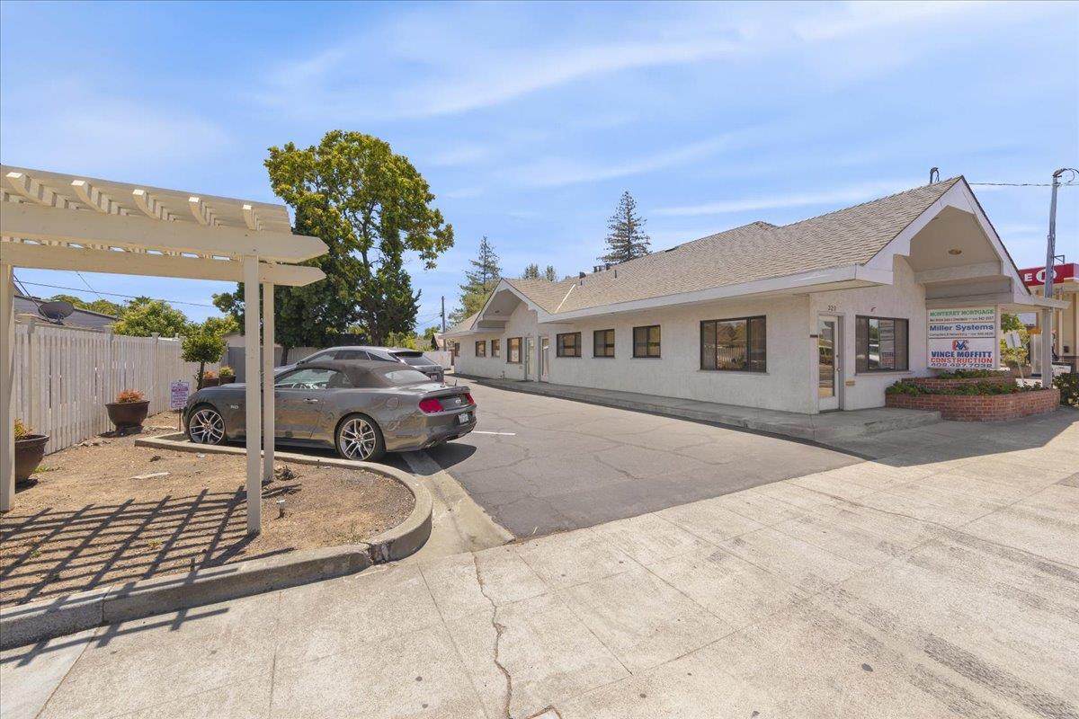 320 1st St - Photo 1
