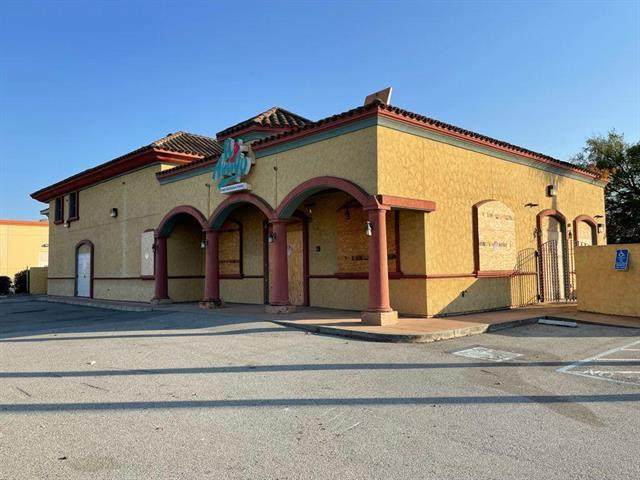 8800 San Ysidro Ave - Photo 1