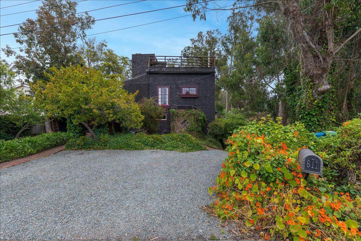 611 San Benito St - Photo 1