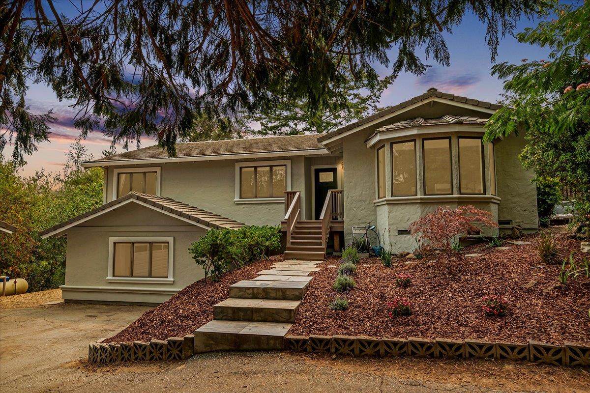 23584 Summit Rd - Photo 1