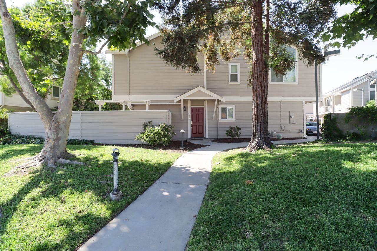 5532 Entrada Cedros - Photo 1