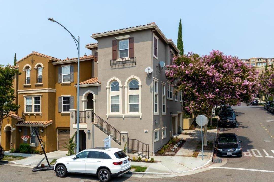 405 Tower Hill Ave - Photo 1