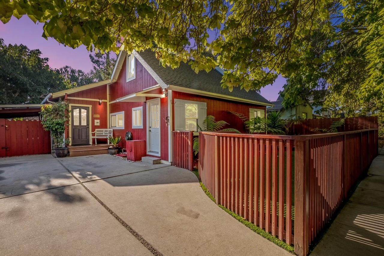115 Catalpa St - Photo 1