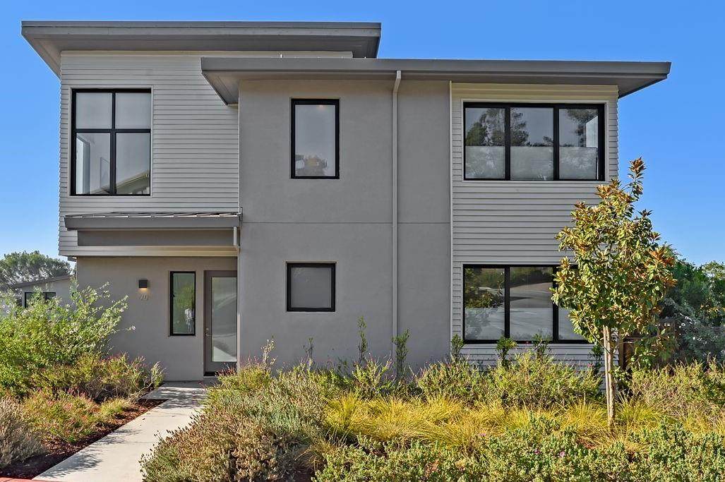 70 Gateway Ct - Photo 1