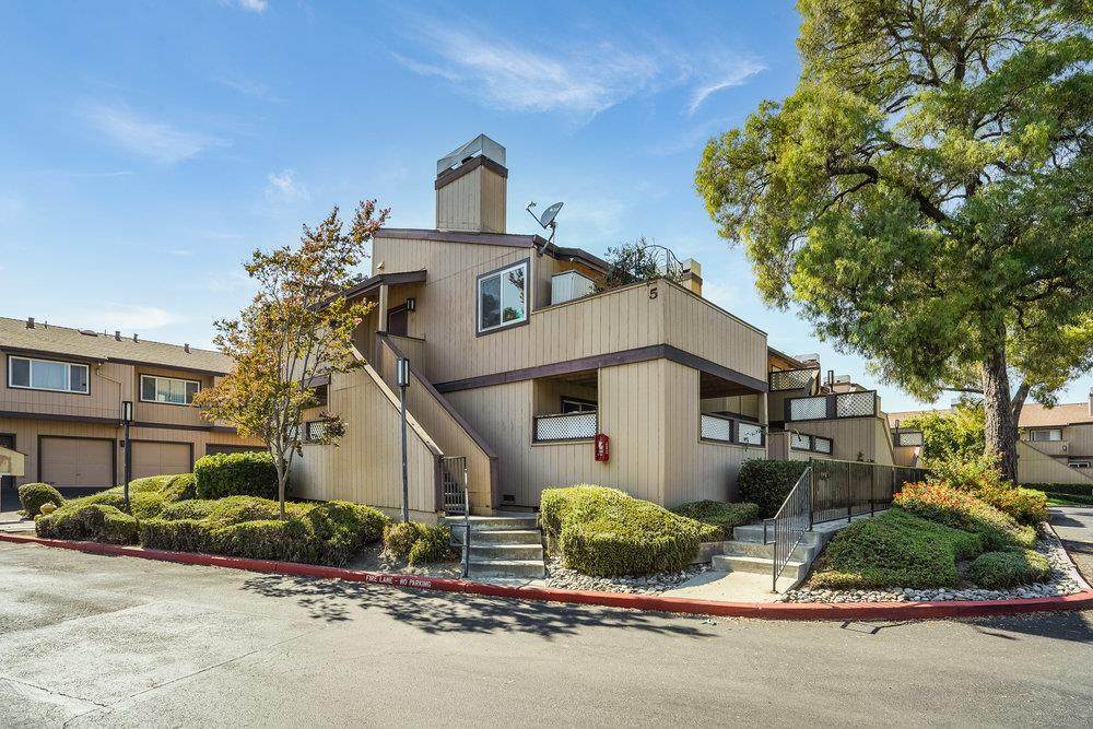 61 Silcreek Dr - Photo 1