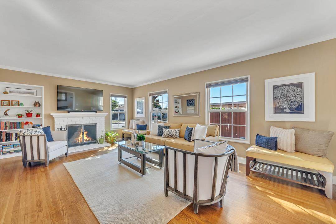 431 Daisy Ln - Photo 1
