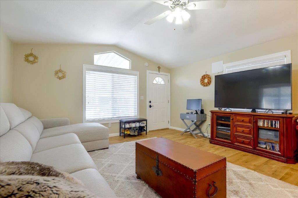 1885 Bayshore Rd 103 - Photo 1