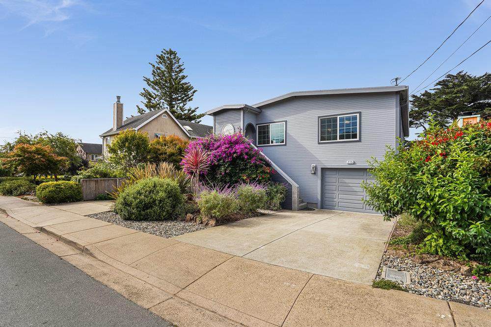 715 Valencia Ave - Photo 1