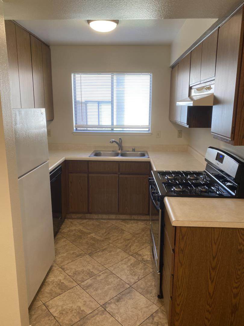 2436 Main St C - Photo 1
