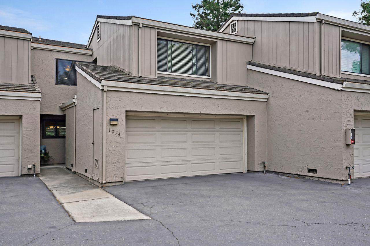 1074 Villa Maria Ct - Photo 1