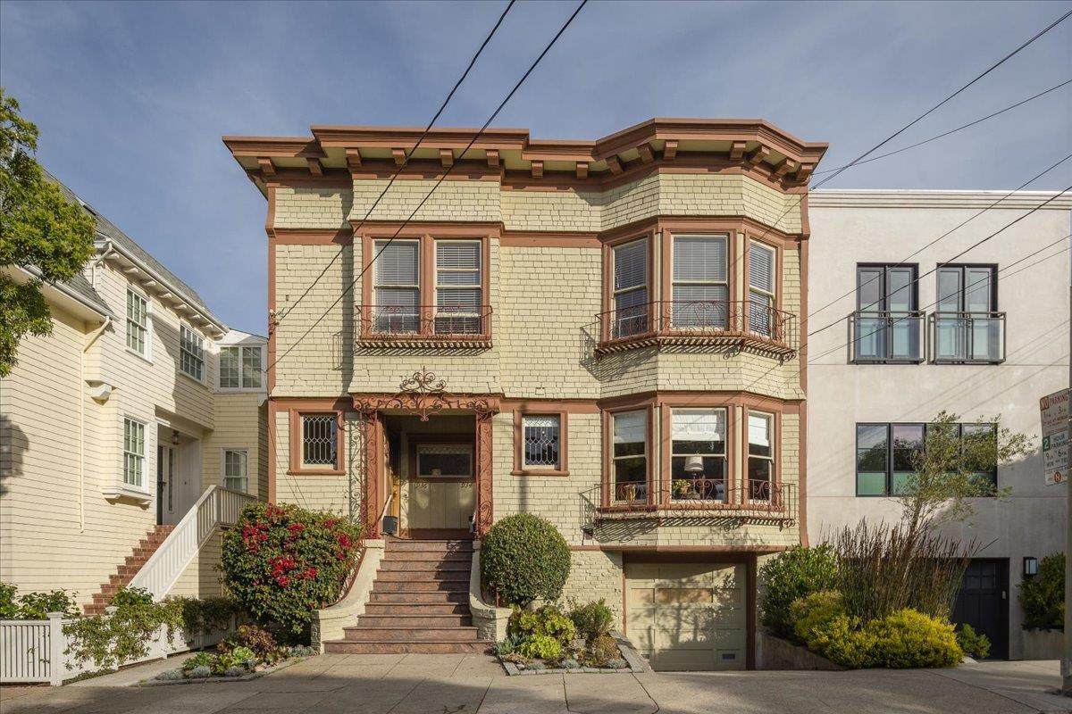 934 Lake St - Photo 1