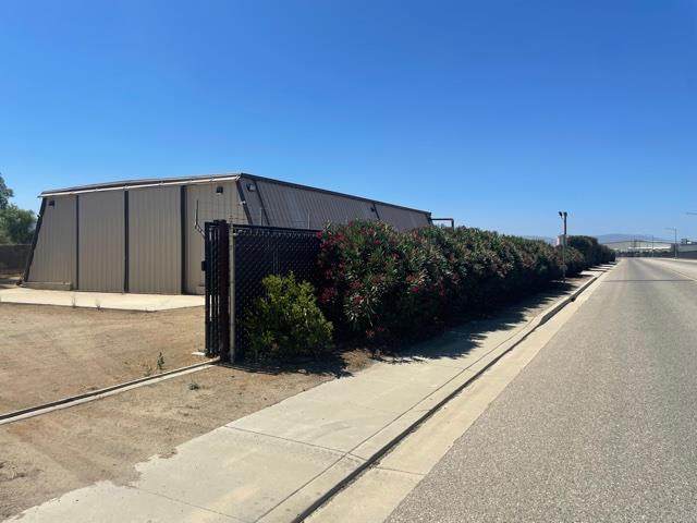 325 Airport Rd - Photo 1