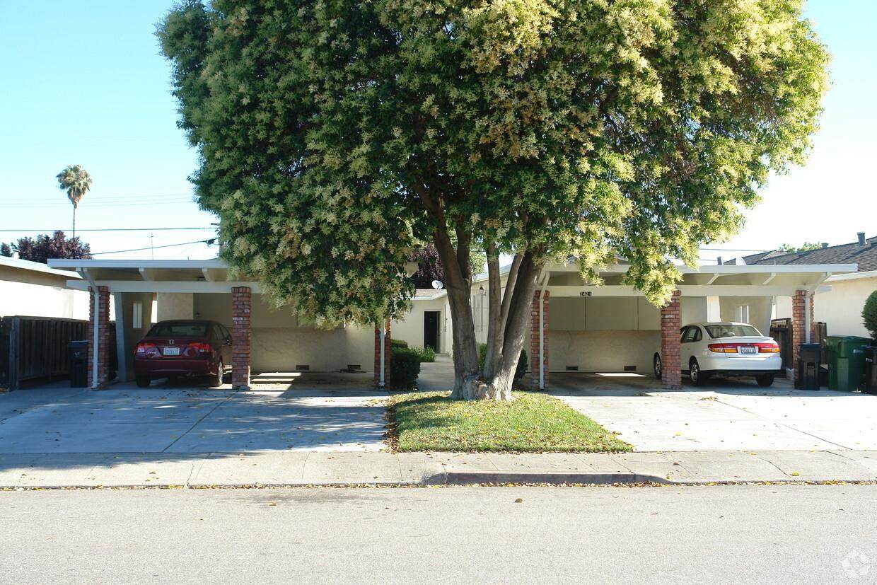 2421 Karen Dr - Photo 1
