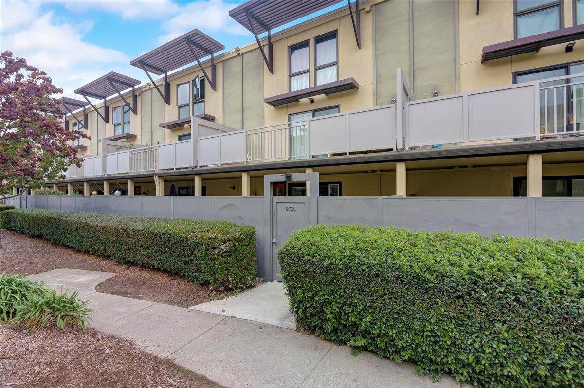 8106 Admiralty Ln - Photo 1
