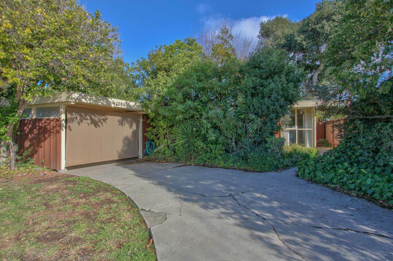 1086 Tyler St - Photo 1