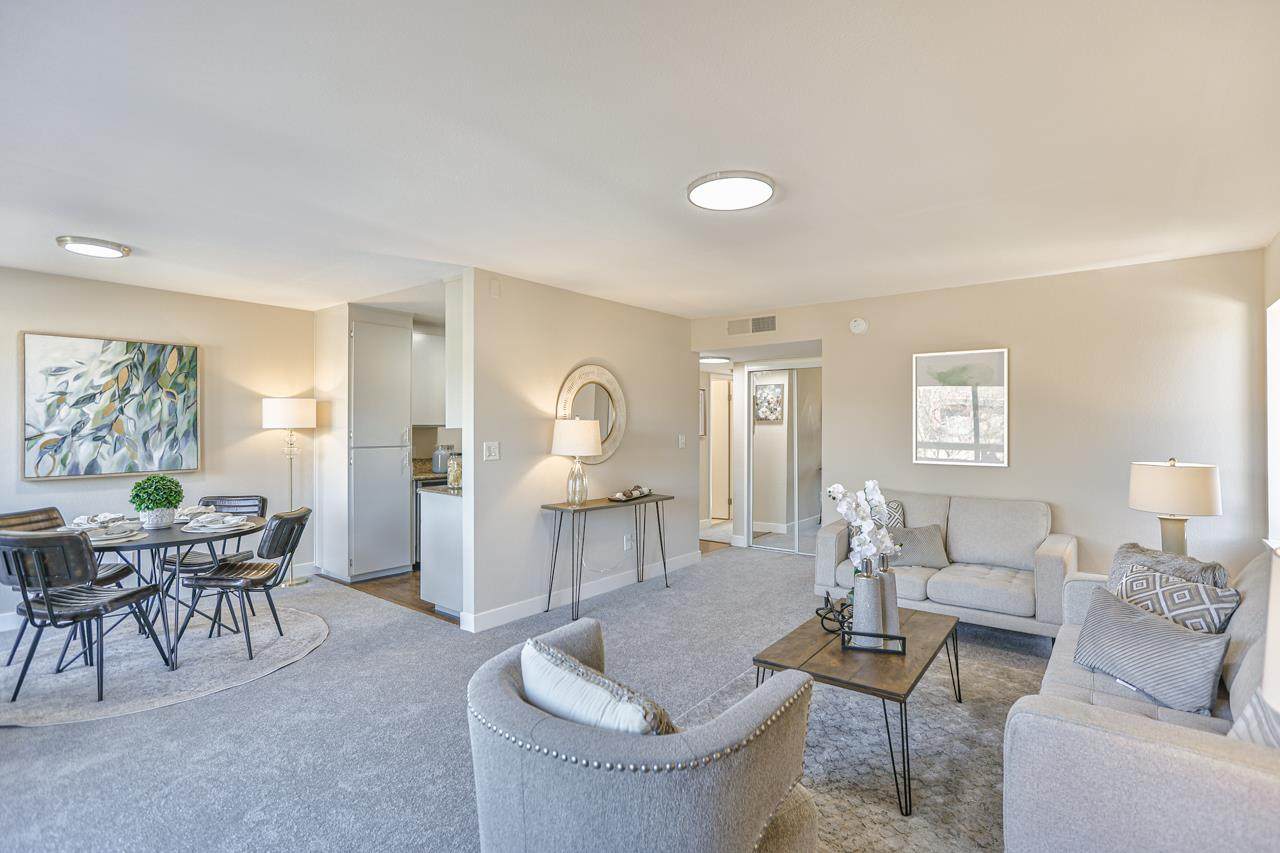 305 Tradewinds Dr 12 - Photo 1