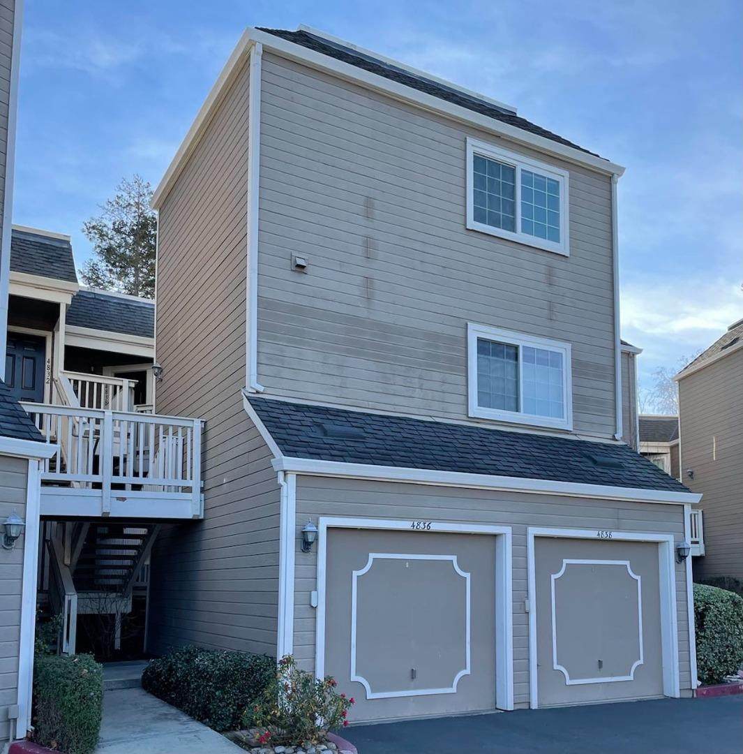 4836 Lakebird Pl - Photo 1