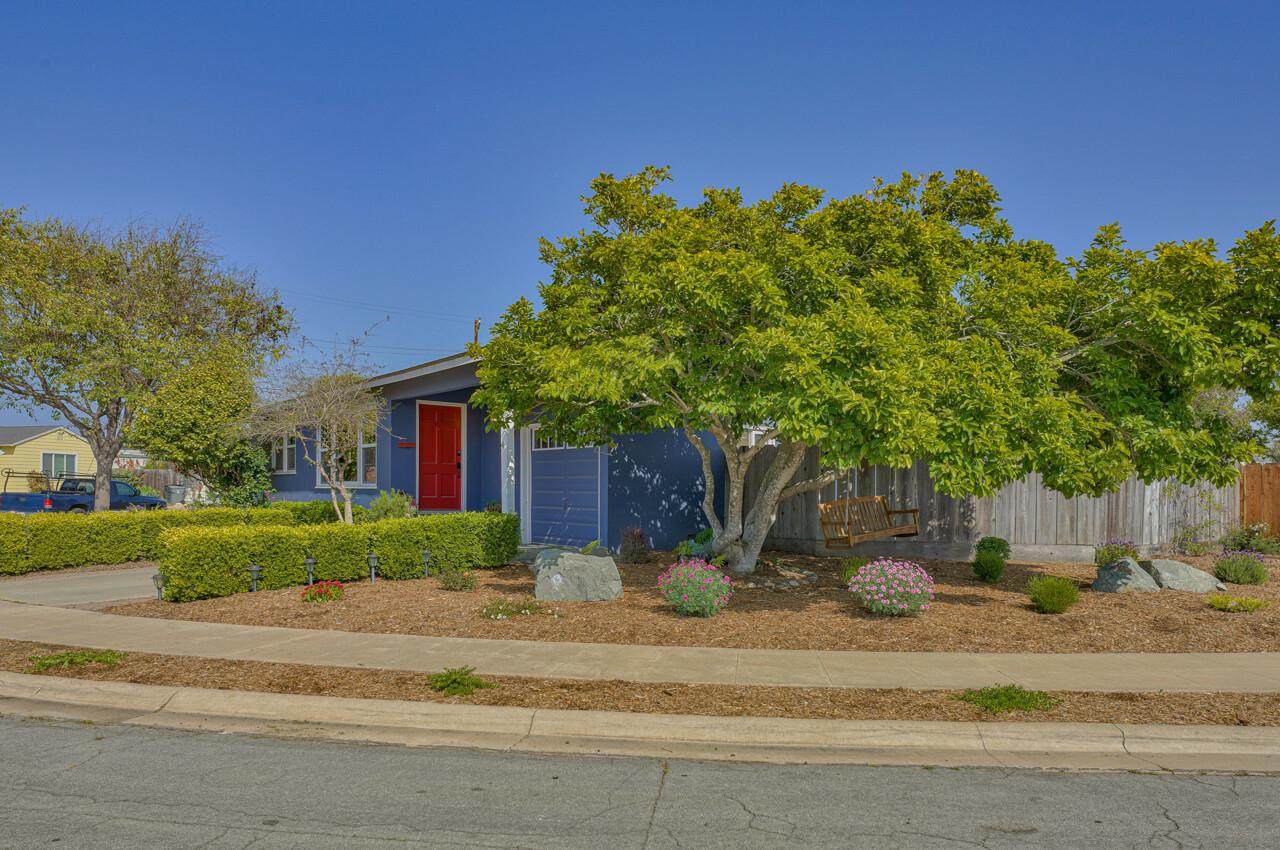 4 Grove St - Photo 1