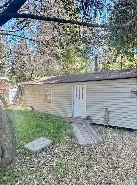 11 1/2 Pine Ave - Photo 1