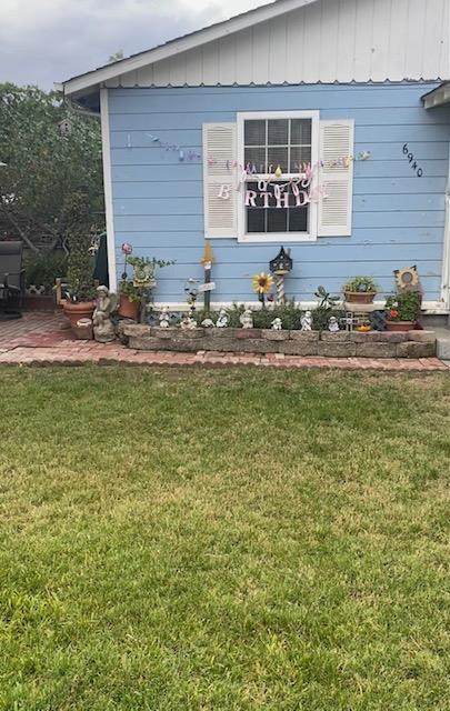 6940 F St - Photo 1