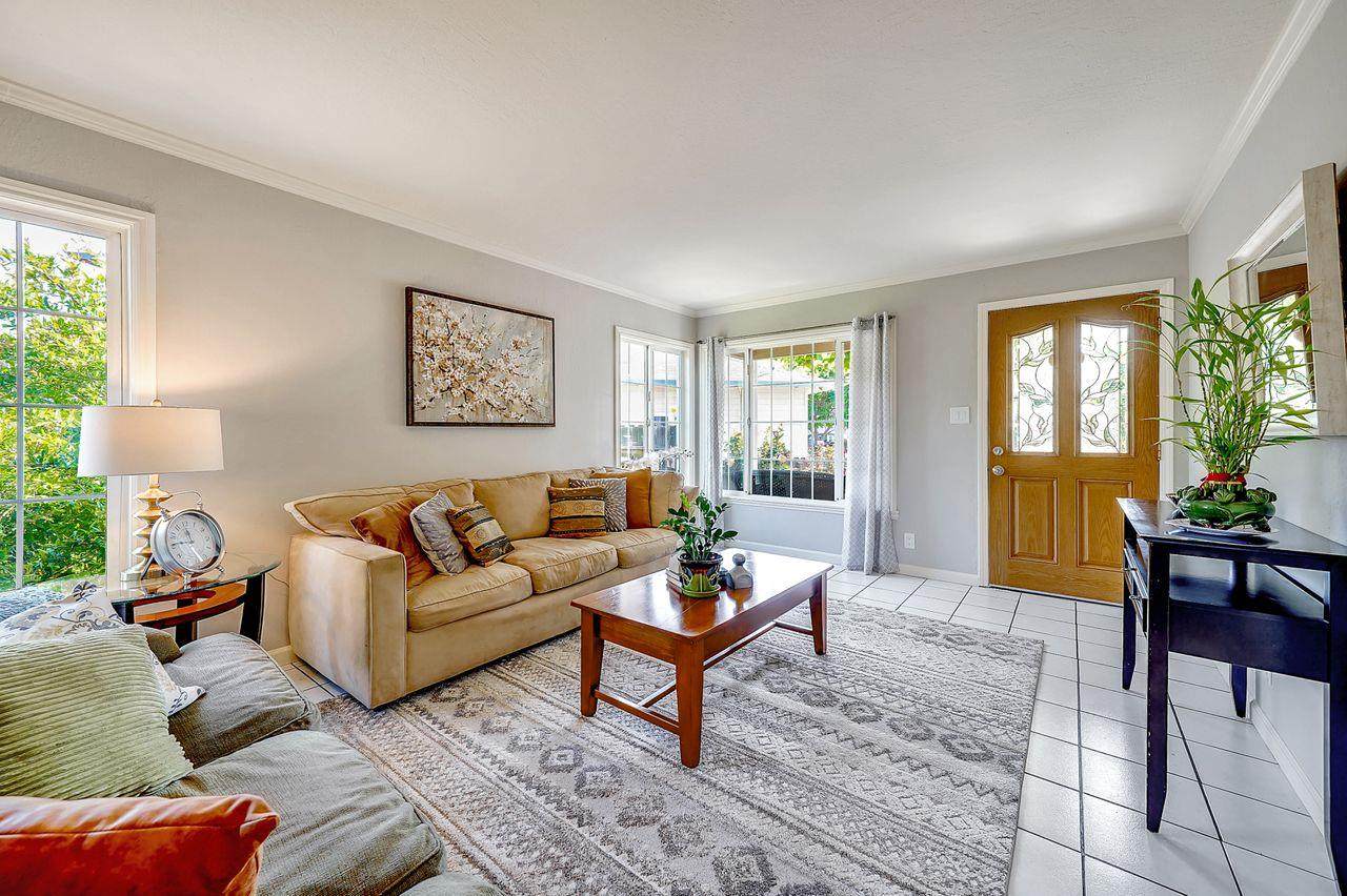 6 Gardenia Ct - Photo 1