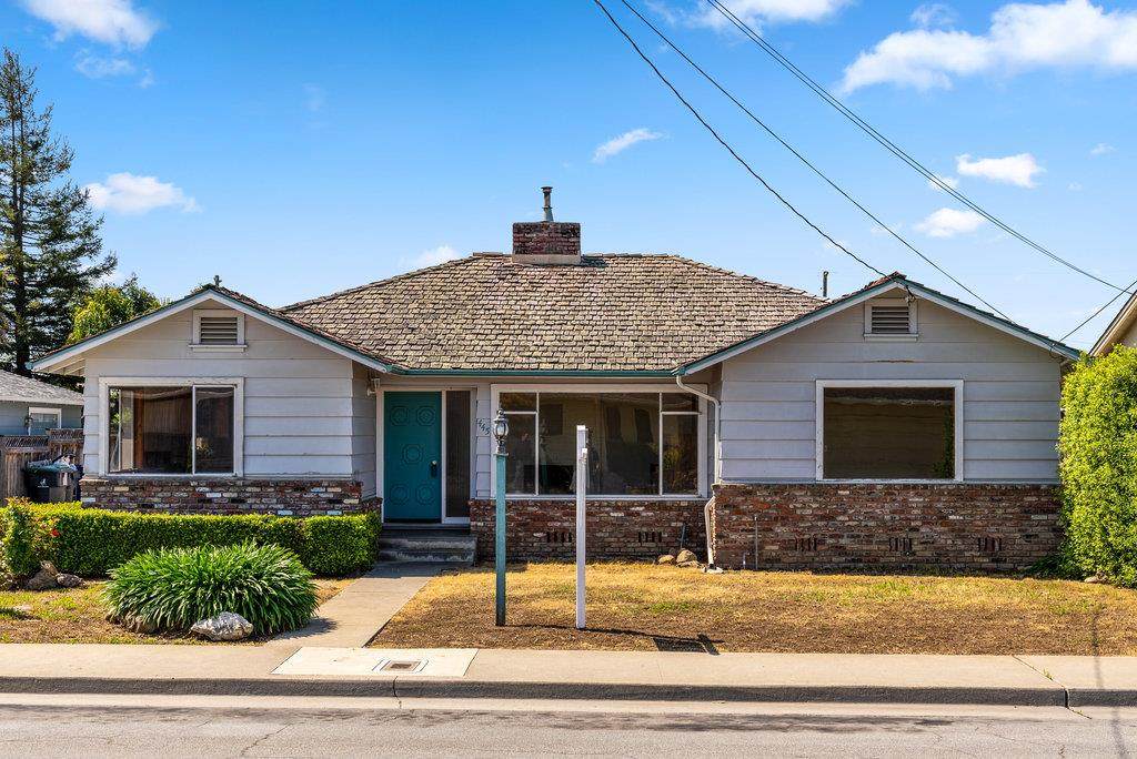 445 Carmel St - Photo 1