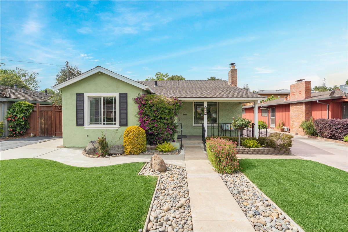 989 Patricia Way - Photo 1