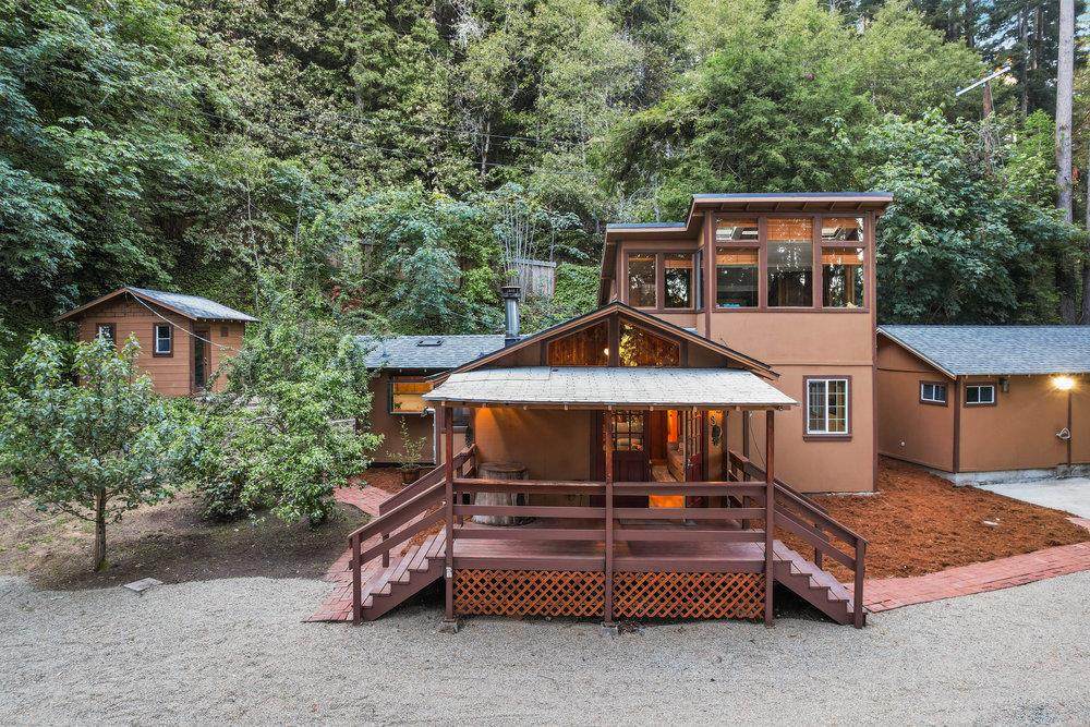330 Park Dr - Photo 1