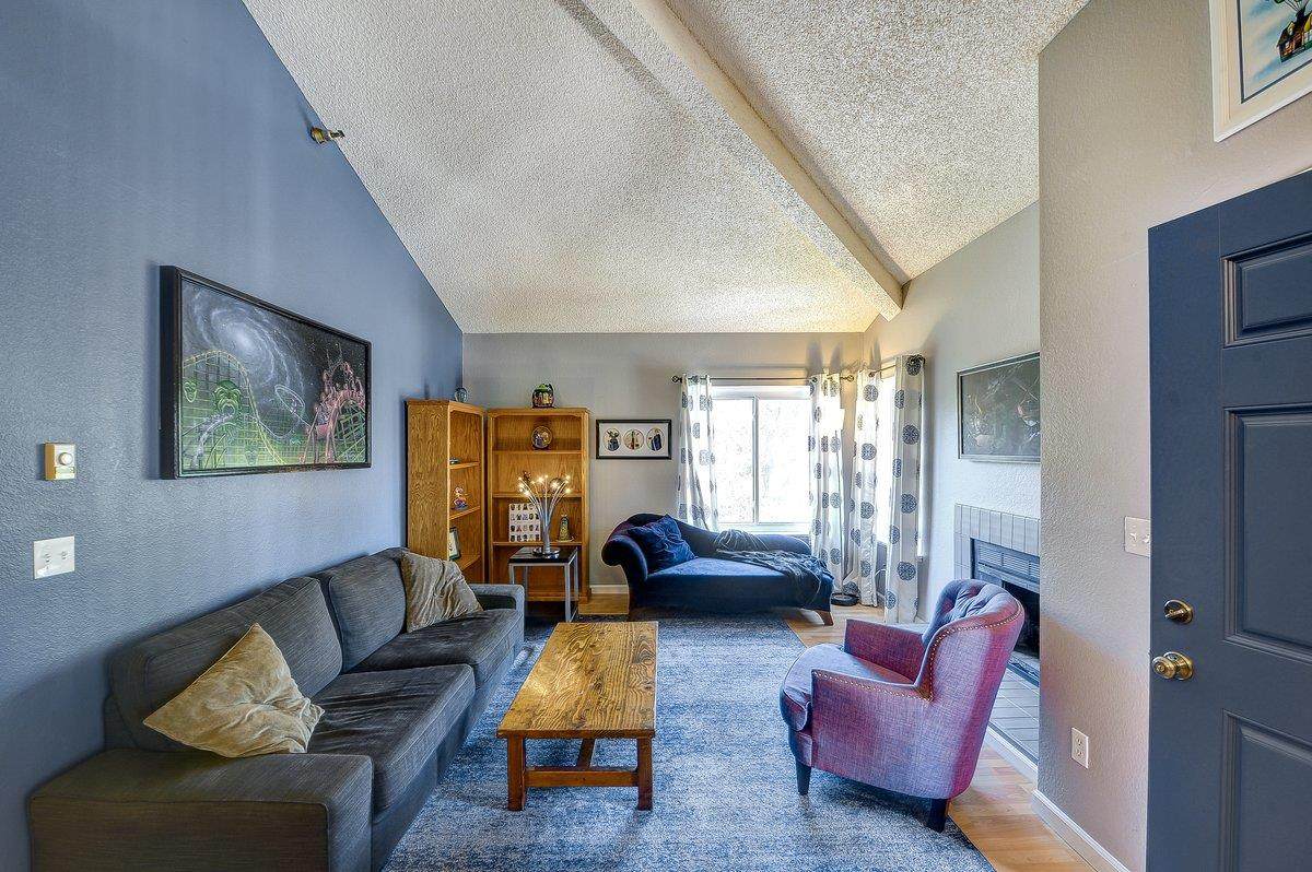 1212 Ridge Ct - Photo 1