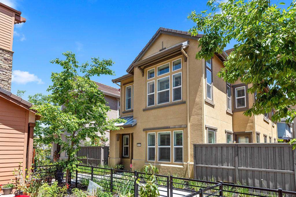6026 Golden Vista Dr - Photo 1
