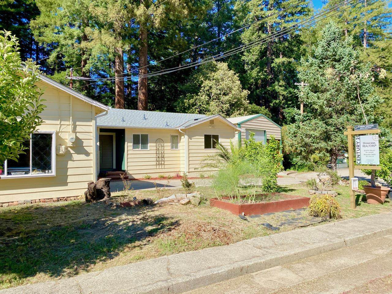 215 Moon Dr - Photo 1