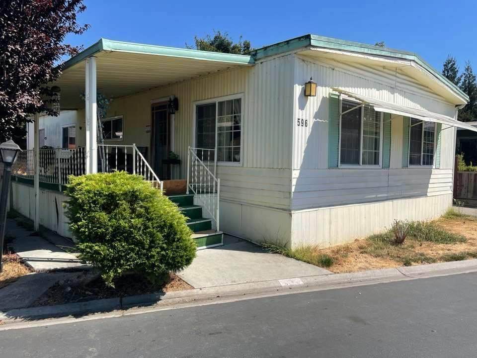 2151 Oakland Rd. 596 - Photo 1