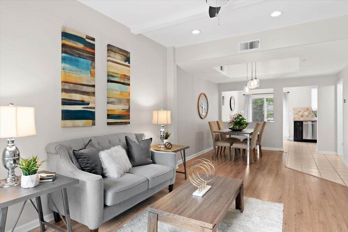 467 White Chapel Ave - Photo 1