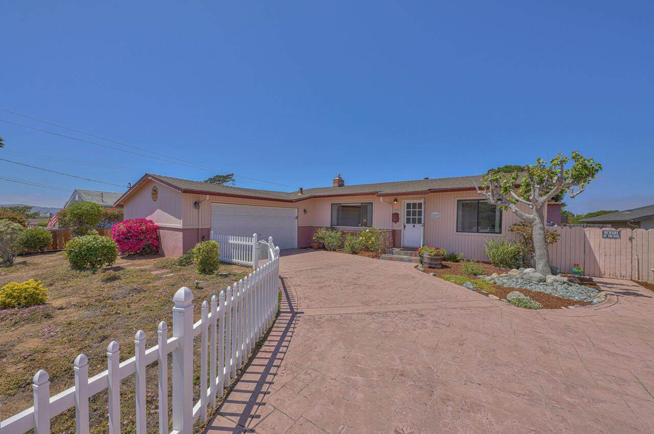 1077 Rousch Ave - Photo 1