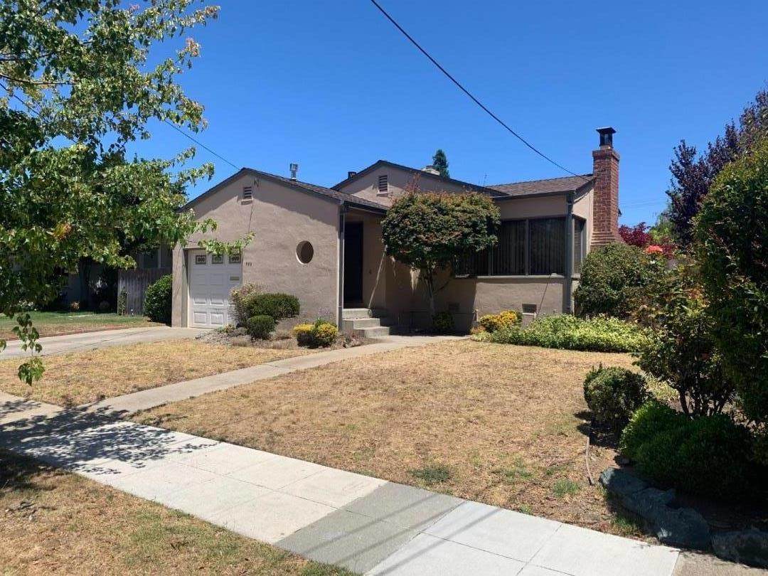 920 Azalea Ave - Photo 1