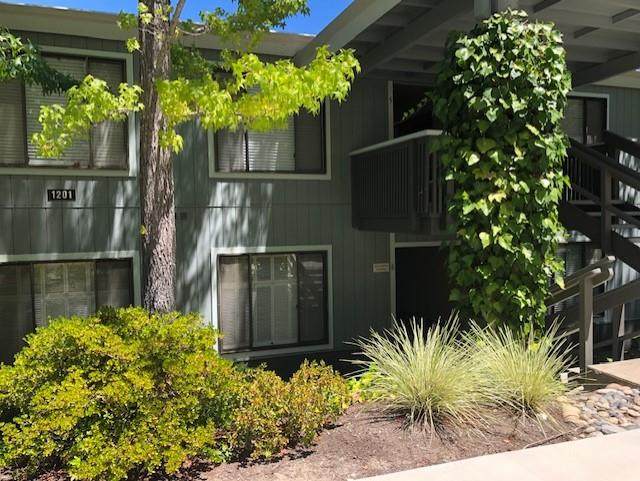 1201 Fairlawn Ct 6 - Photo 1
