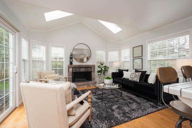 305 Glenwood Ave - Photo 1