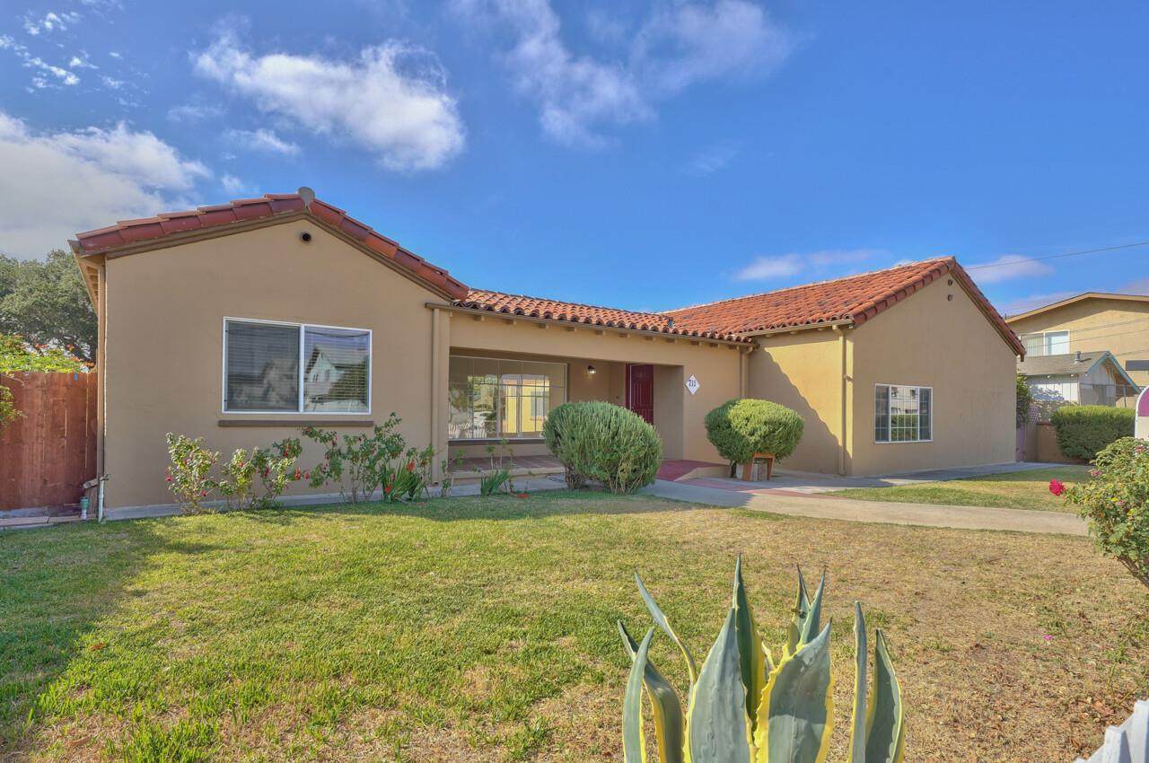 711 Oak Ave - Photo 1