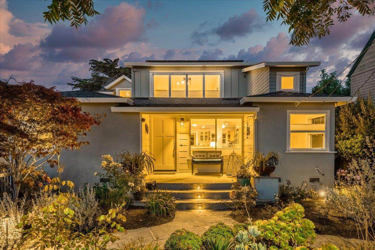 204 Laguna St - Photo 1